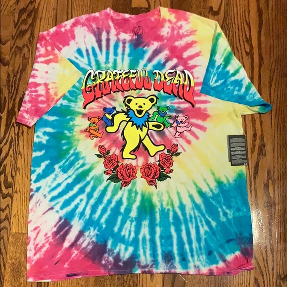 view logo on shirt